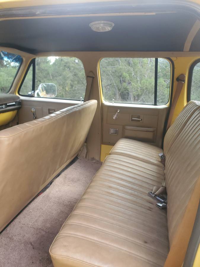 Chevy-suburban-2500-4x4-1985-yellow-6