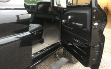 Chevy-suburban-2500-diesel-1963-23