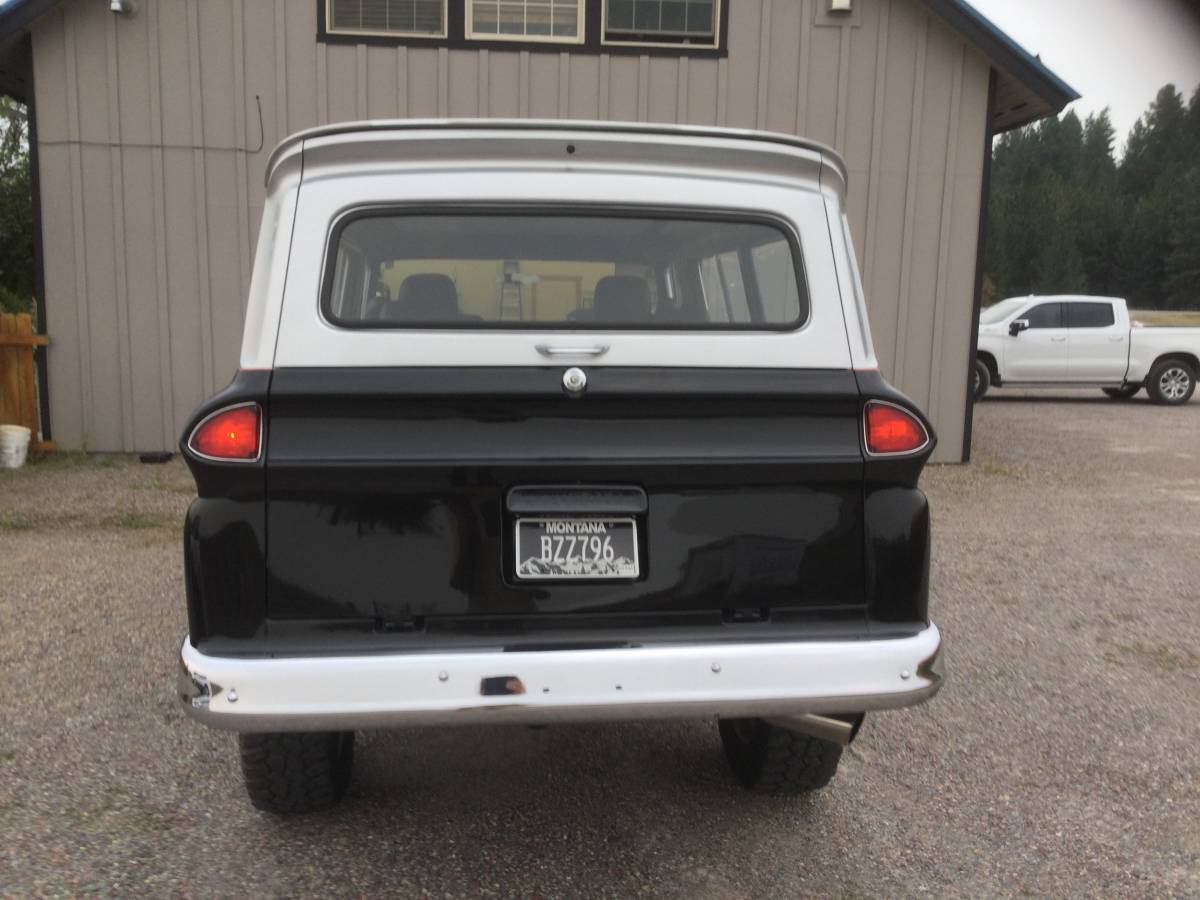 Chevy-suburban-2500-diesel-1963-9