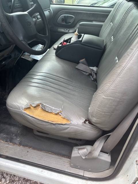Chevy-suburban-2500-diesel-1989-red-2