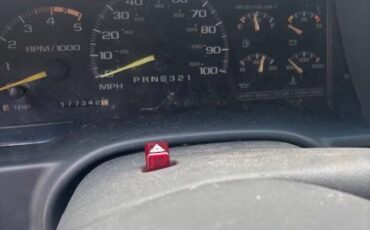 Chevy-suburban-2500-diesel-1989-red-3