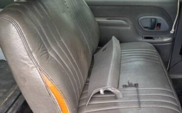 Chevy-suburban-2500-diesel-1989-red