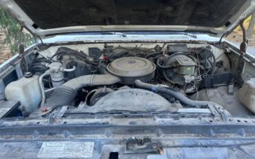 Chevy-suburban-4x4-1989-white-3