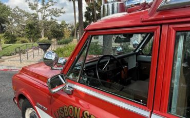 Chevy-suburban-ambulance-1972-10