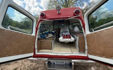 Chevy-suburban-ambulance-1972-20