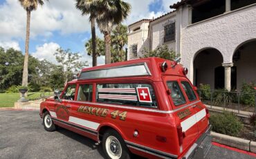 Chevy-suburban-ambulance-1972-7