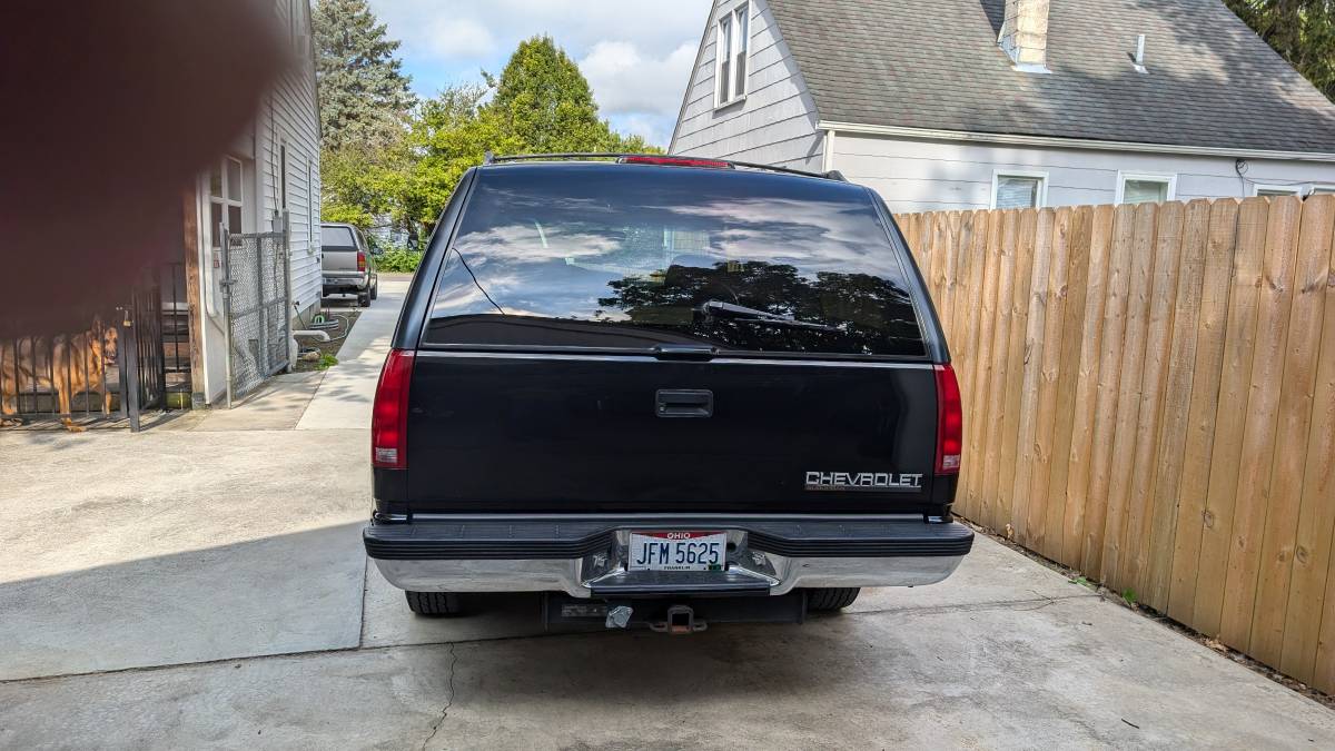 Chevy-suburban-lt-4x4-1995-black-4