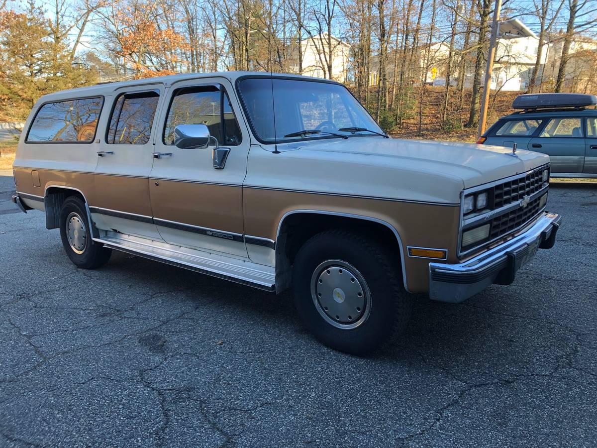 Chevy-suburban-r2500-1991-10