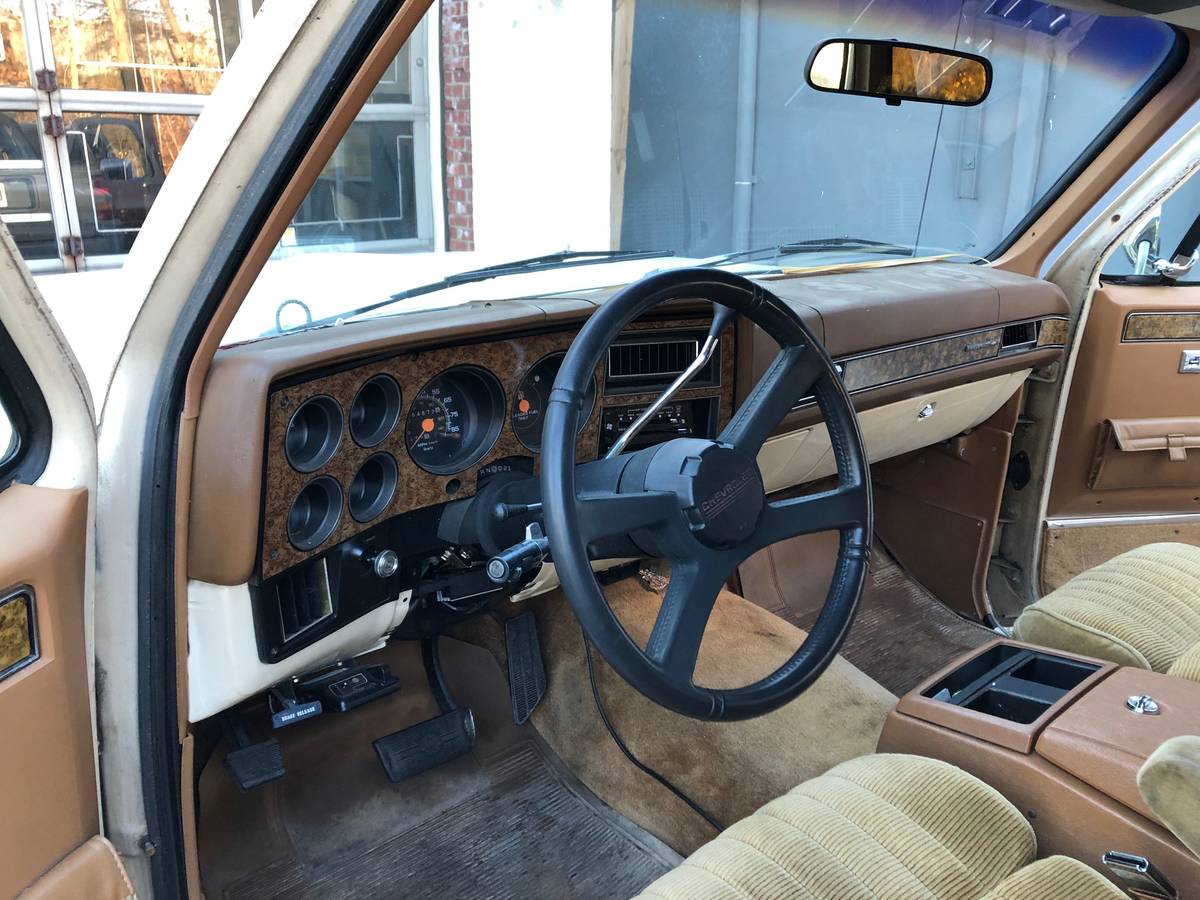 Chevy-suburban-r2500-1991-11