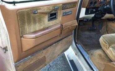 Chevy-suburban-r2500-1991-12