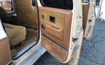 Chevy-suburban-r2500-1991-14