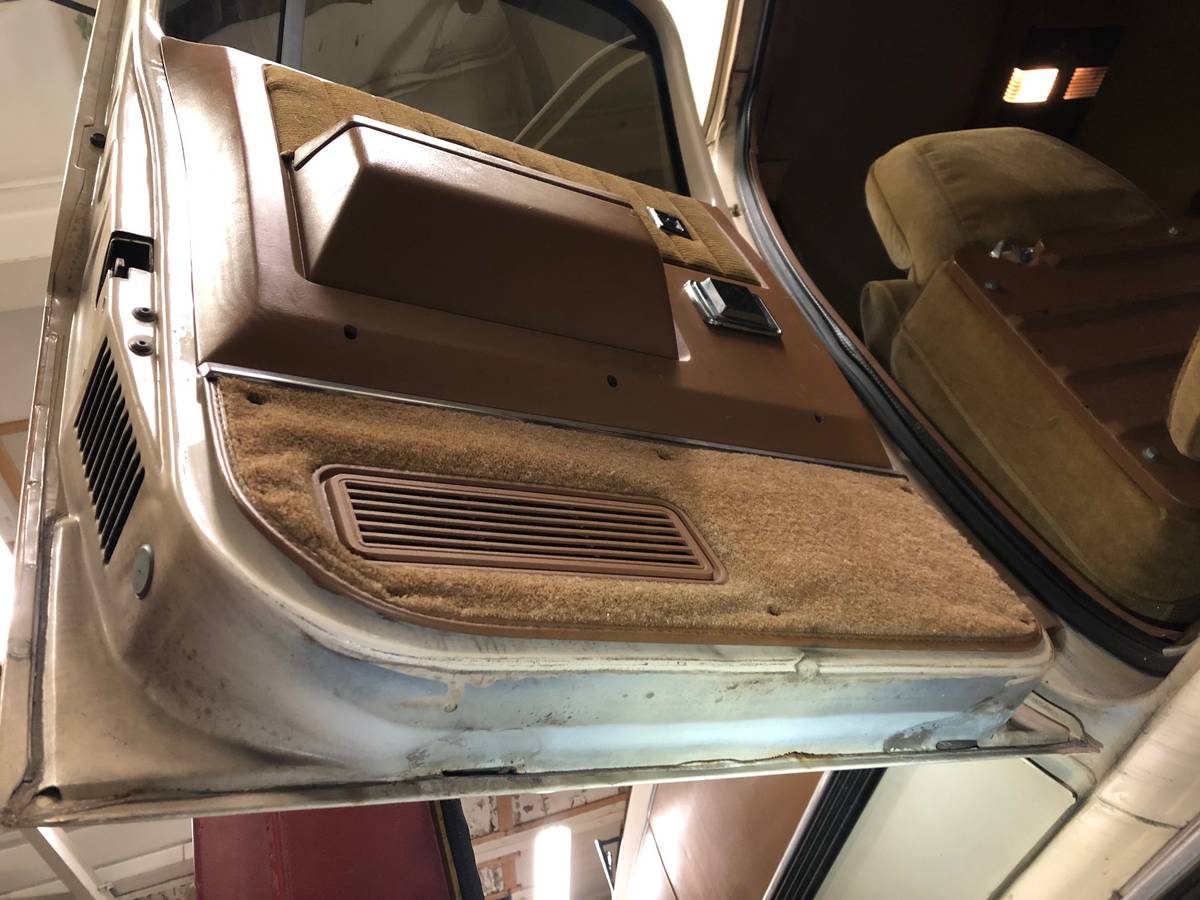 Chevy-suburban-r2500-1991-22