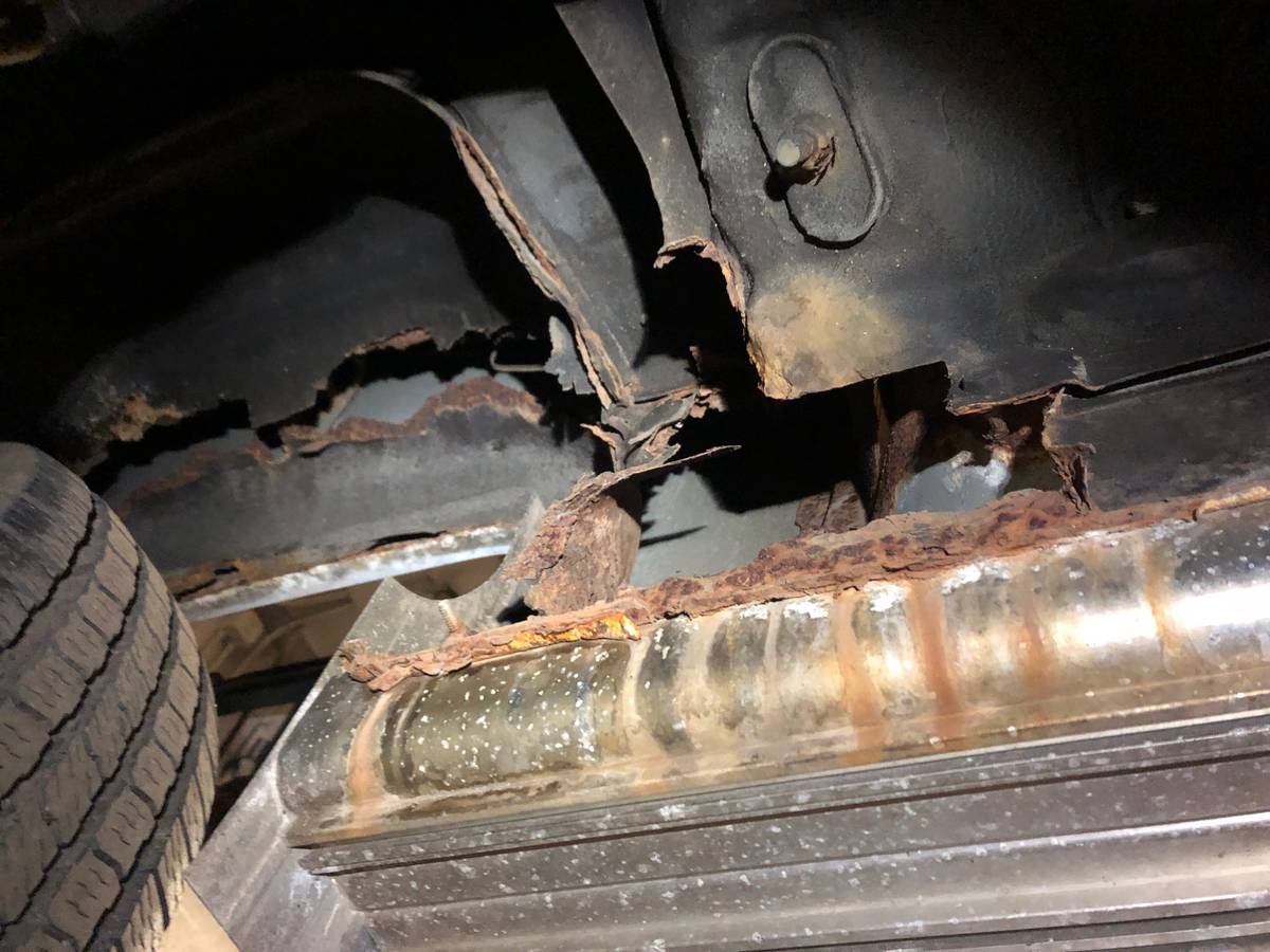 Chevy-suburban-r2500-1991-4