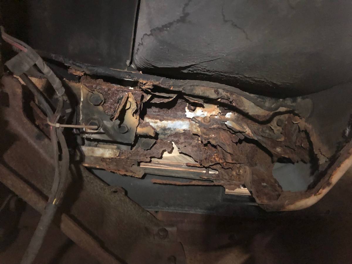 Chevy-suburban-r2500-1991-7