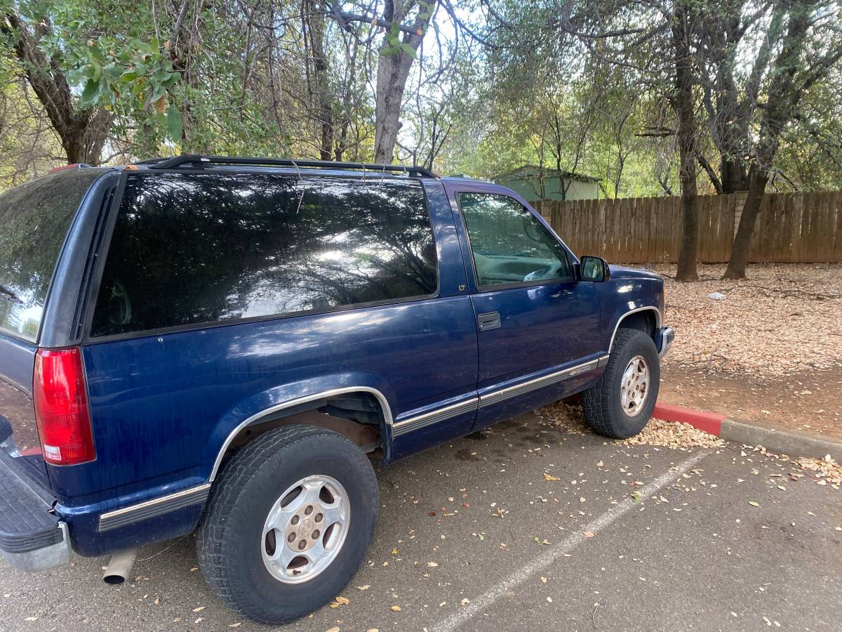 Chevy-tahoe-1995