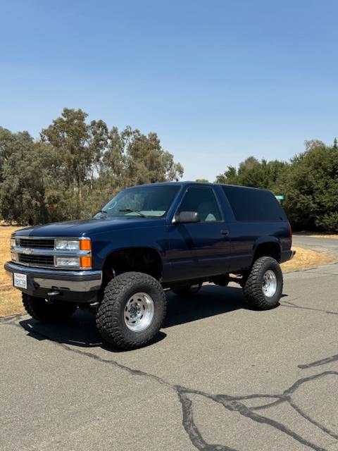 Chevy-tahoe-4x4-1995-blue-10