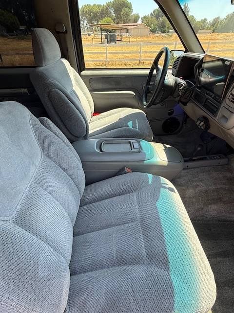 Chevy-tahoe-4x4-1995-blue-2