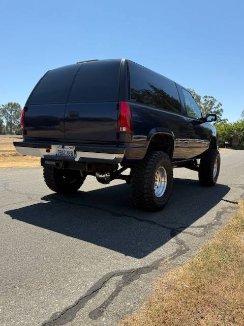 Chevy-tahoe-4x4-1995-blue-3