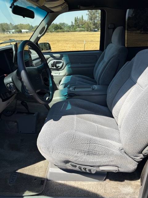Chevy-tahoe-4x4-1995-blue-9