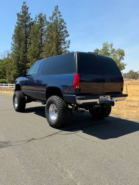 Chevy-tahoe-4x4-1995-blue