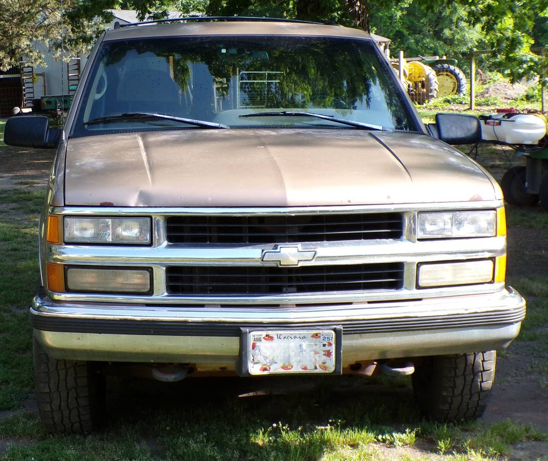 Chevy-tahoe-ltz-4wd-1995-brown-1