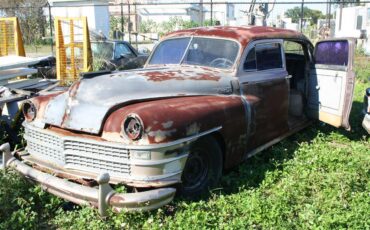Chrysler-300-1946-primer-tan-2
