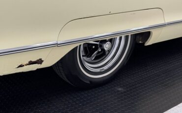 Chrysler-300-1966-Daffodil-Yellow-Black-19