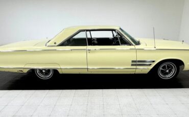 Chrysler-300-1966-Daffodil-Yellow-Black-6