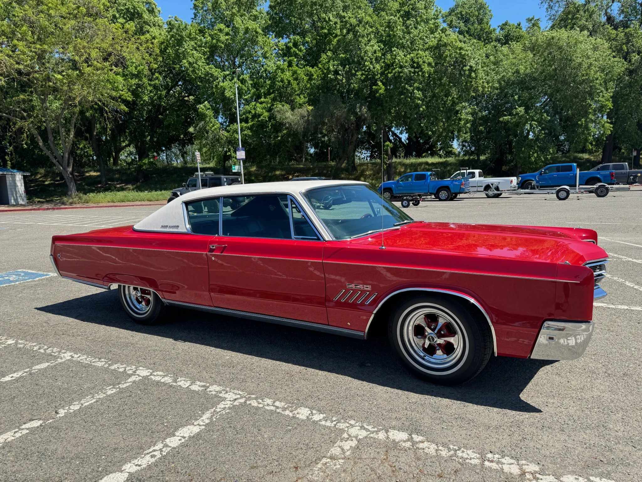 Chrysler-300-1968-Red-Black-12
