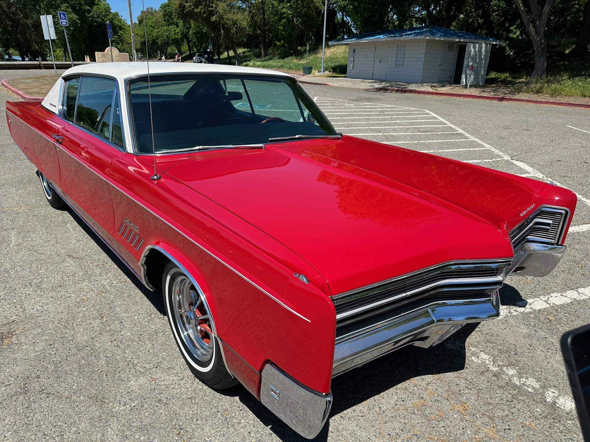 Chrysler-300-1968-Red-Black-13