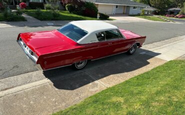 Chrysler-300-1968-Red-Black-2
