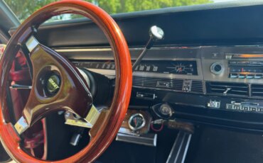 Chrysler-300-1968-Red-Black-3