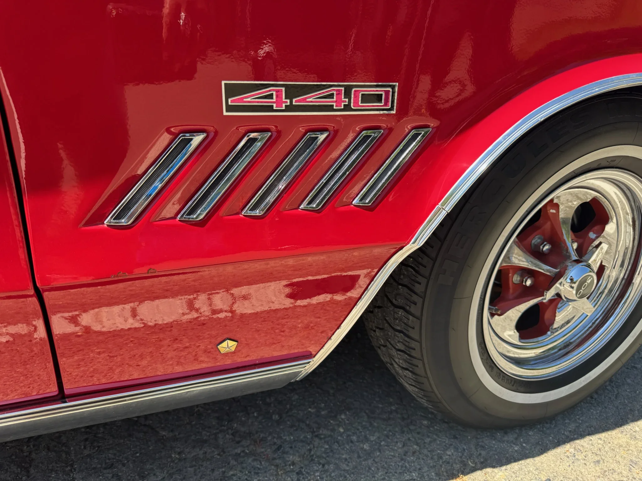 Chrysler-300-1968-Red-Black-8