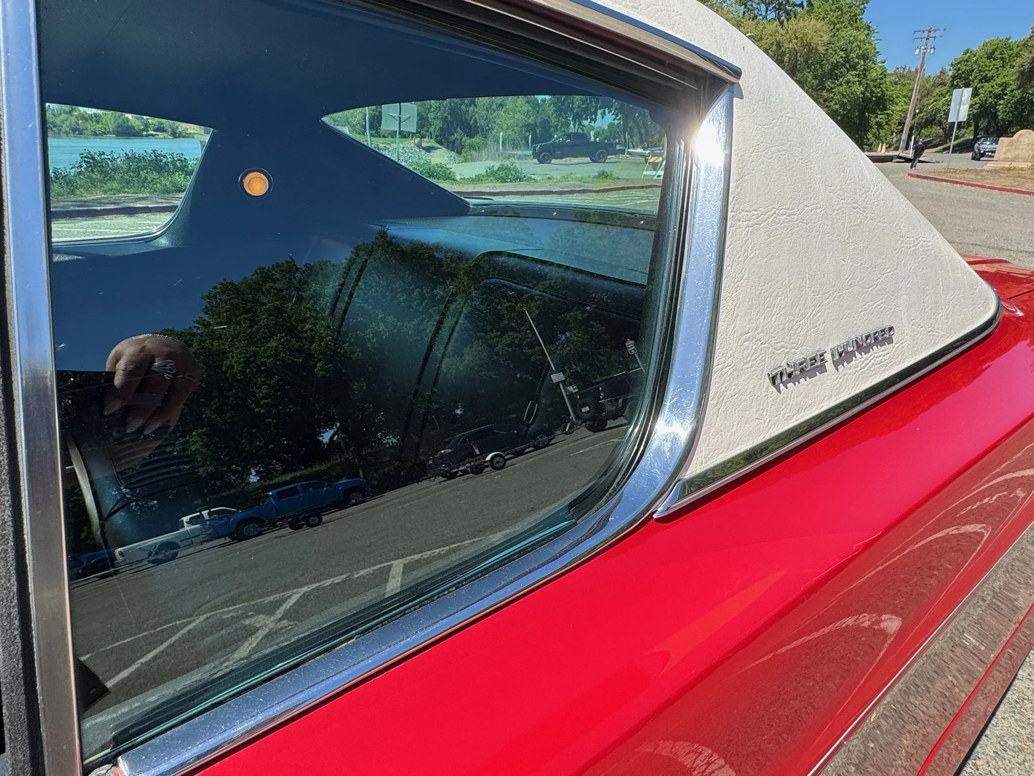 Chrysler-300-1968-Red-Black-9