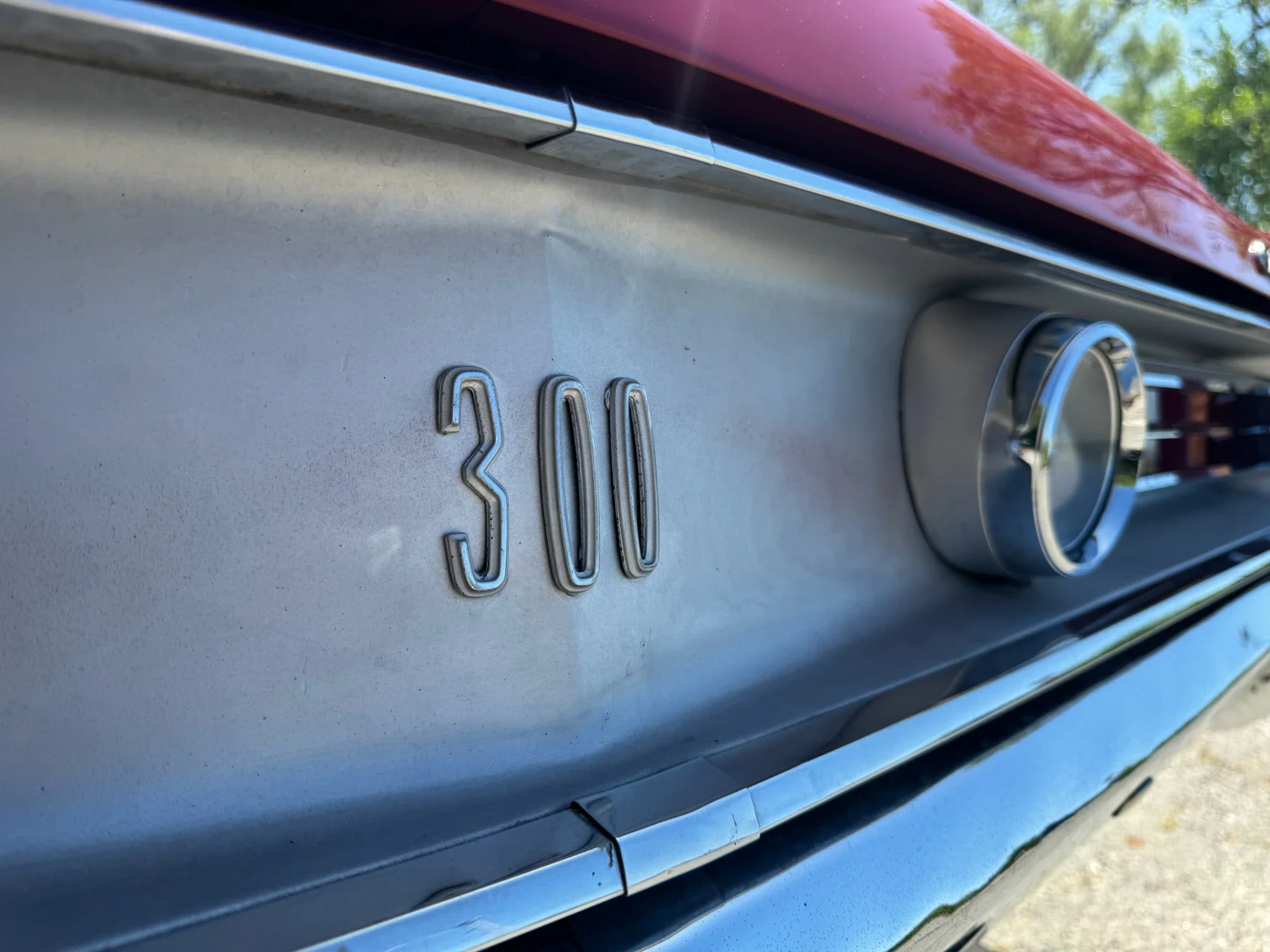 Chrysler-300-1968-Red-Black