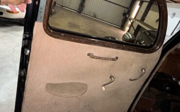 Chrysler-Airstream-1935-6