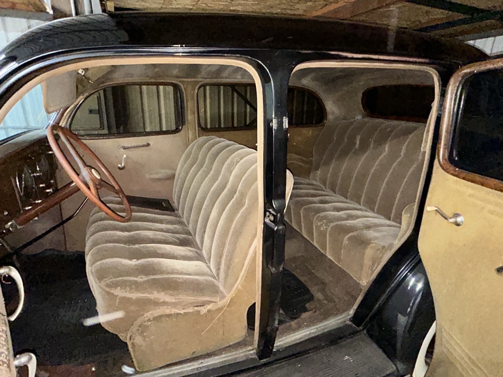 Chrysler-Airstream-1935-7