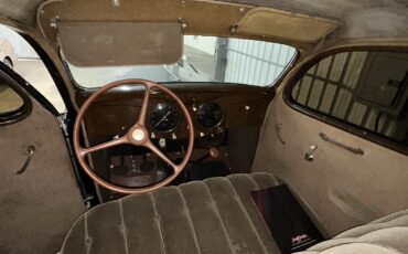 Chrysler-Airstream-1935-9