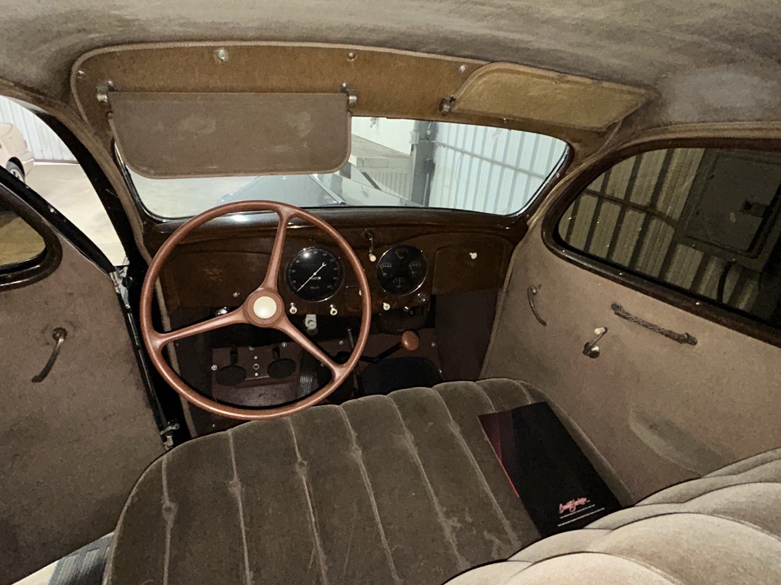 Chrysler-Airstream-1935-9
