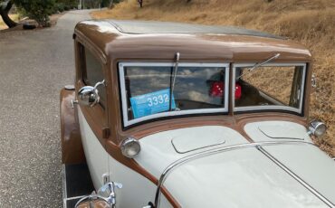 Chrysler-Cl-1932-Brown-Cream-1