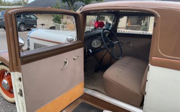 Chrysler-Cl-1932-Brown-Cream-10