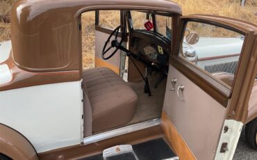 Chrysler-Cl-1932-Brown-Cream-13