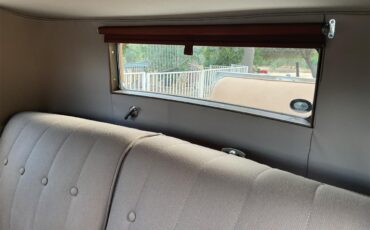 Chrysler-Cl-1932-Brown-Cream-15