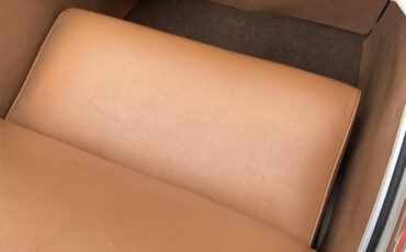 Chrysler-Cl-1932-Brown-Cream-16