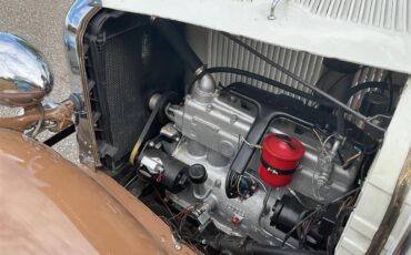 Chrysler-Cl-1932-Brown-Cream-20