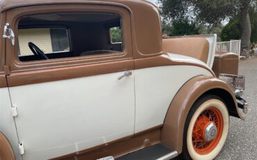 Chrysler-Cl-1932-Brown-Cream-9