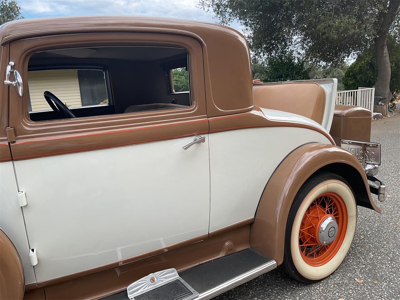 Chrysler-Cl-1932-Brown-Cream-9