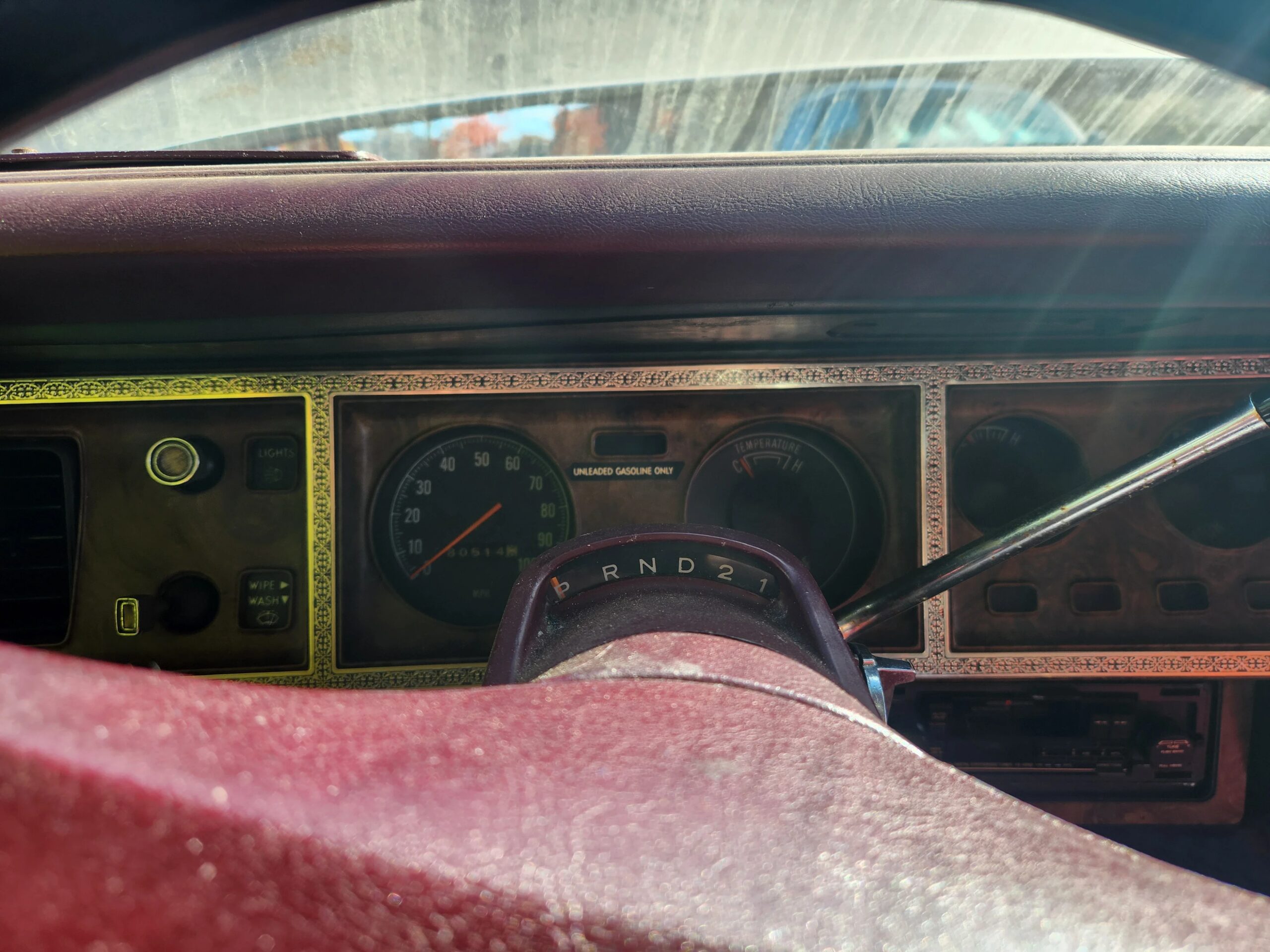 Chrysler-Cordoba-1975-Black-Burgundy-11