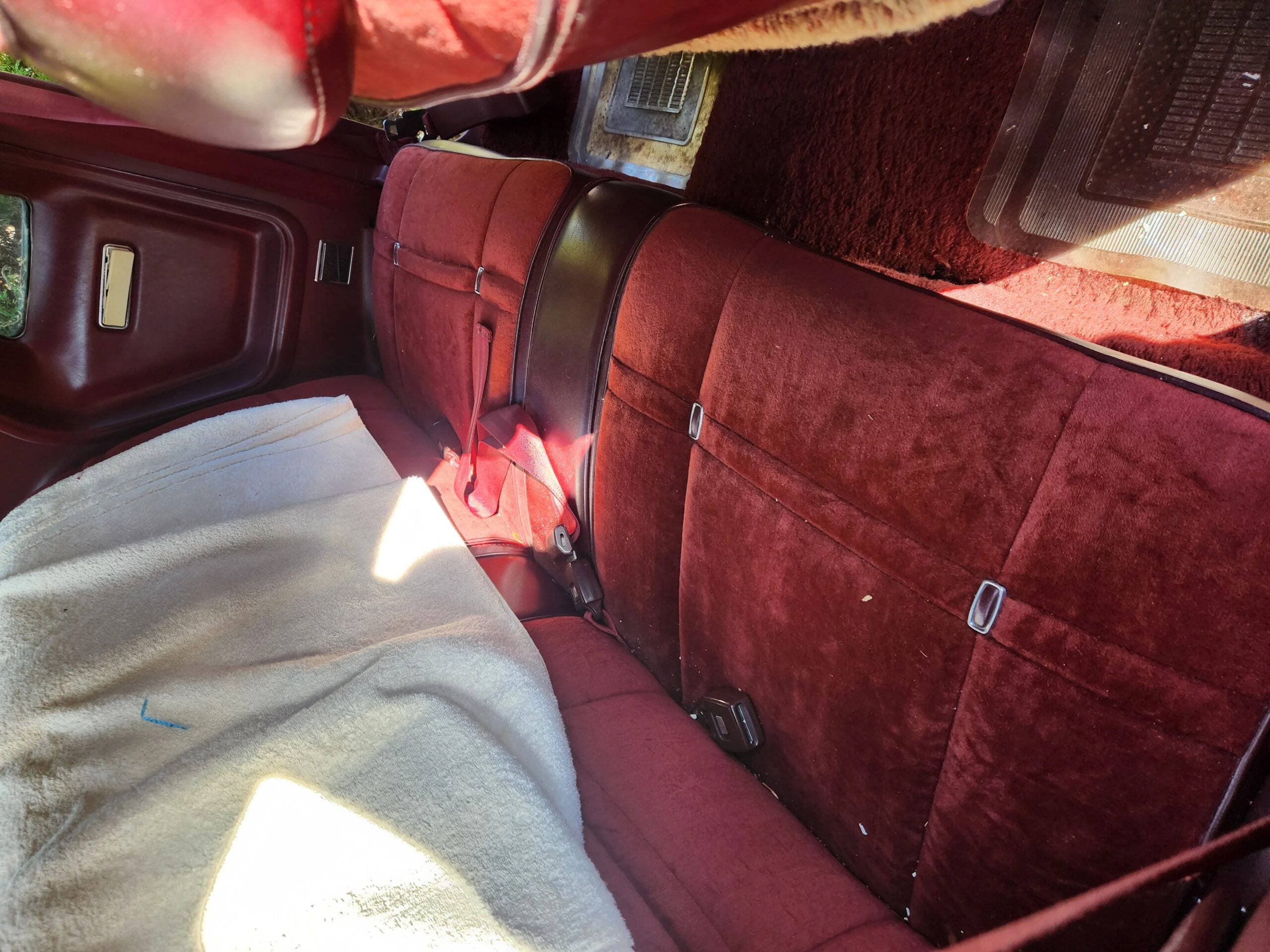 Chrysler-Cordoba-1975-Black-Burgundy-9