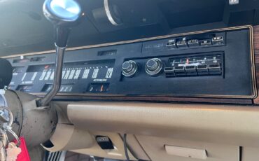 Chrysler-Imperial-1973-Sedan-25